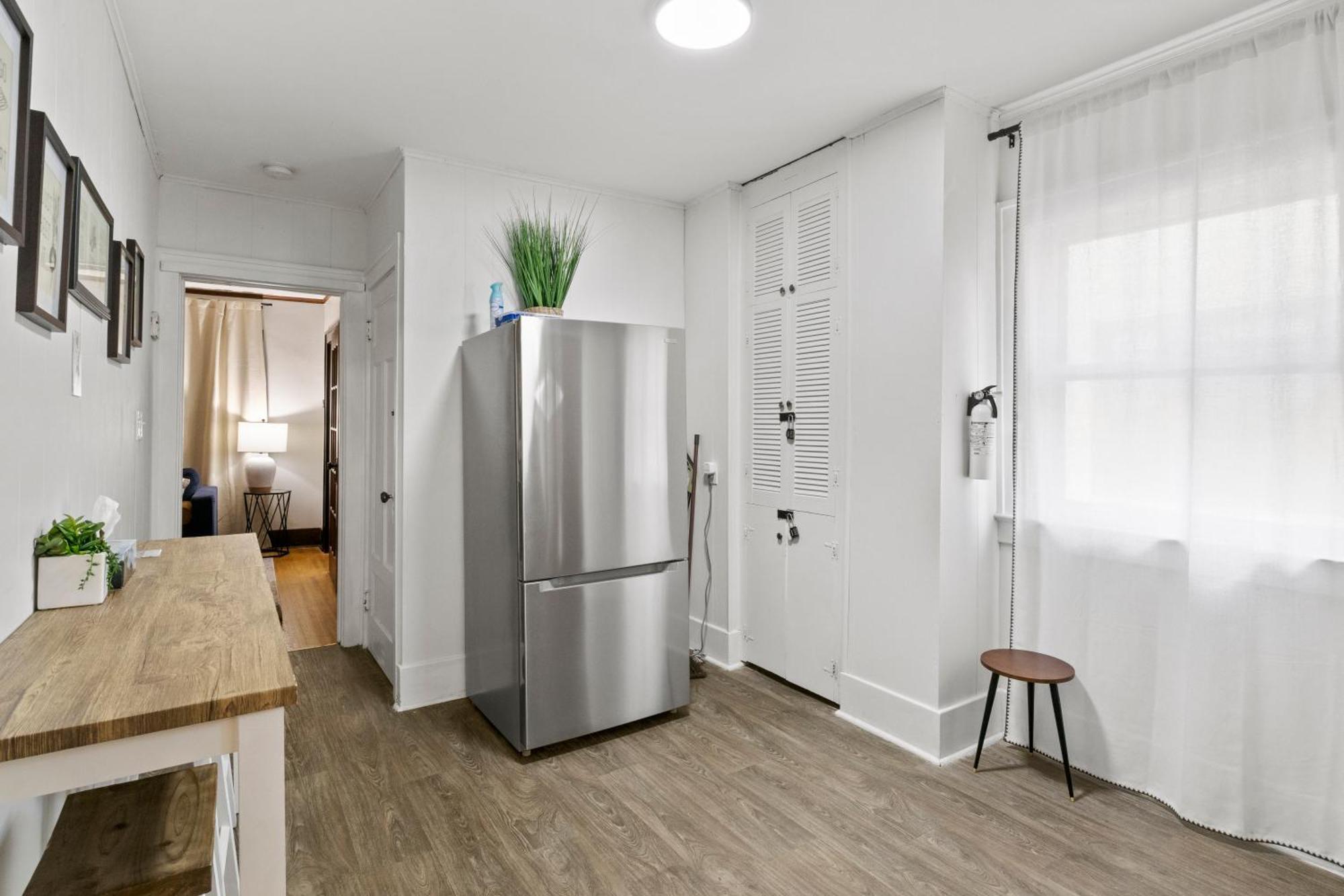 Вилла King Bed-Full Kitchen-Self Check-In-Parking-Uofr Рочестер Экстерьер фото